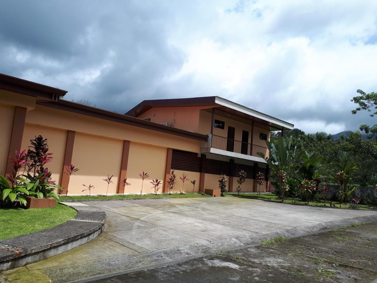 Aunty Arenal Lodge Ла Фортуна Экстерьер фото